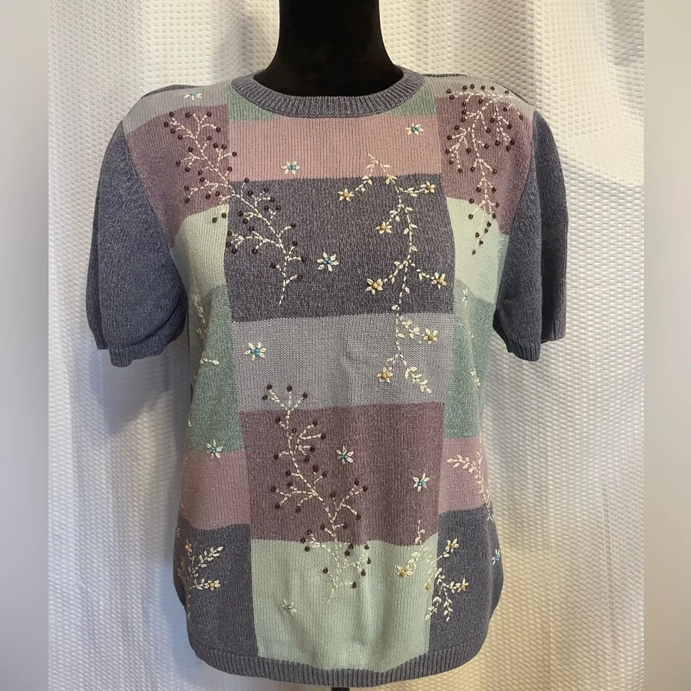 Alfred Dunner multicolor embroidered beaded accent short sleeve sweater medium